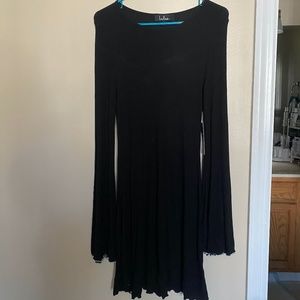 NWT Lulu's lettuce edge dress